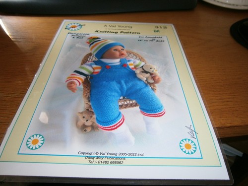 Dolls knitting pattern - knitting,