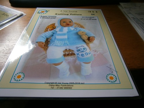 Dolls knitting pattern - 1,
